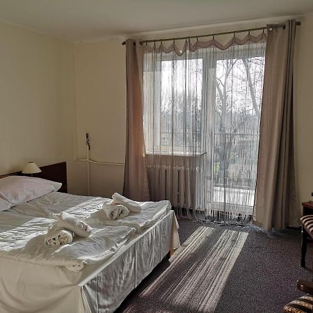 Hotel Kakadu Konin  Esterno foto