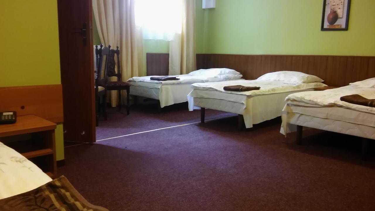 Hotel Kakadu Konin  Esterno foto