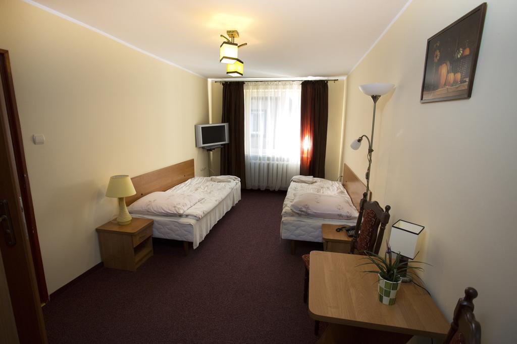 Hotel Kakadu Konin  Esterno foto