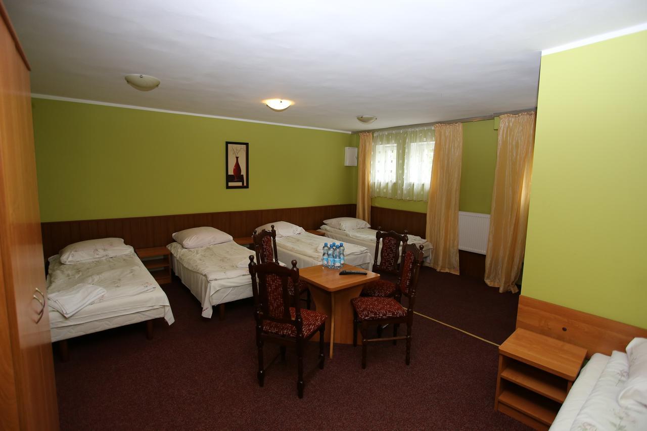 Hotel Kakadu Konin  Esterno foto