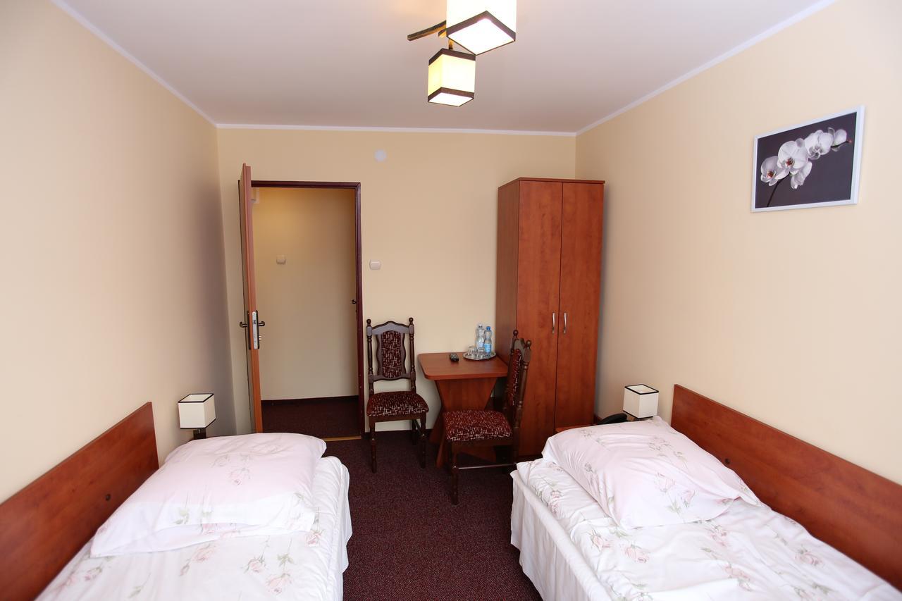 Hotel Kakadu Konin  Esterno foto