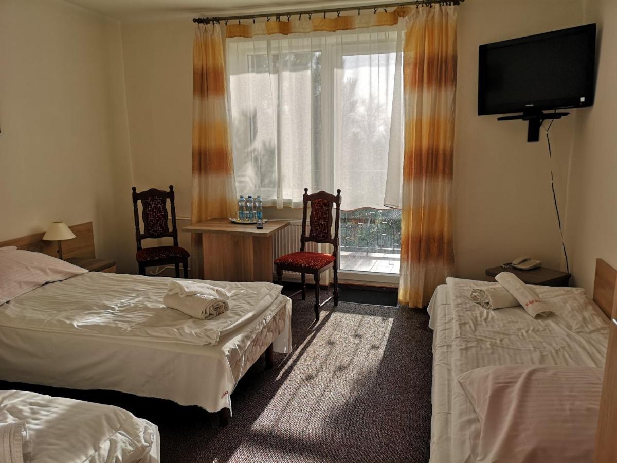 Hotel Kakadu Konin  Esterno foto